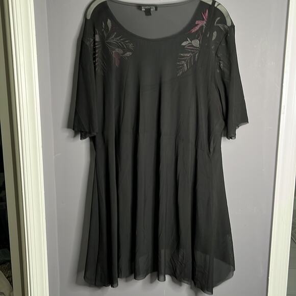 Lane Bryant Black Camisole With Mesh Overlay Hot Pink Embroidery Size 18/20 - Picture 7 of 10